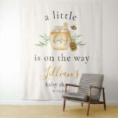 Little Honey On The Way Bee Baby Shower Backdrop タペストリー (インサイチュ)