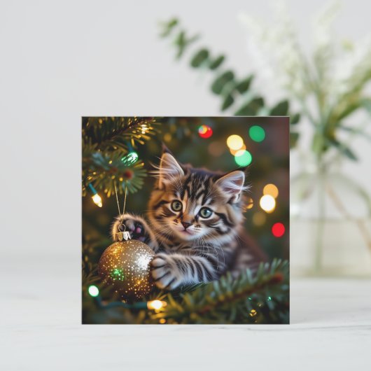 Little Kitten on Christmas Tree Personalized シーズンカード (スタンド正面)