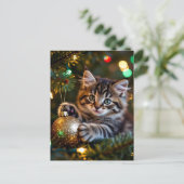 Little Kitten on Christmas Tree Personalized シーズンポストカード (スタンド正面)