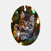 Little Kitten on Christmas Tree Personalized メタルオーナメント (正面左)