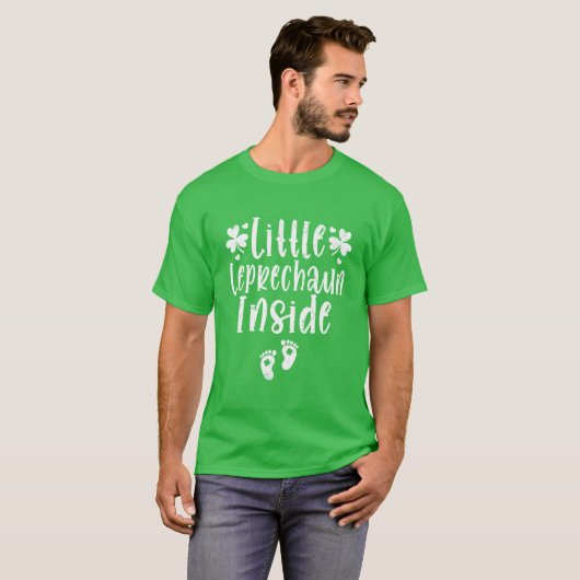 Little Leprechaun Inside Saint Patricks Day Pregna Tシャツ (正面フル)