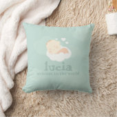 Little One on cloud pillow, New Baby Throw Pillow クッション (ブランケット)