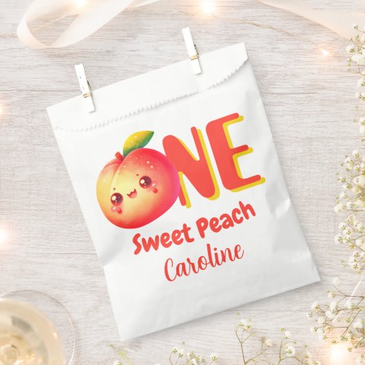 Little Peach Cute First Birthday フェイバーバッグ (クリップ留めされた状態)