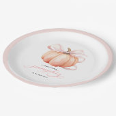 Little Pumpkin on the Way Pink Bow Baby Shower ペーパープレート (アングル)
