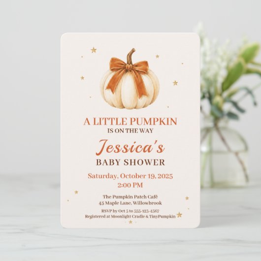 Little Pumpkin Orange Bow | 秋のベビーシャワー 招待状 (スタンド正面)