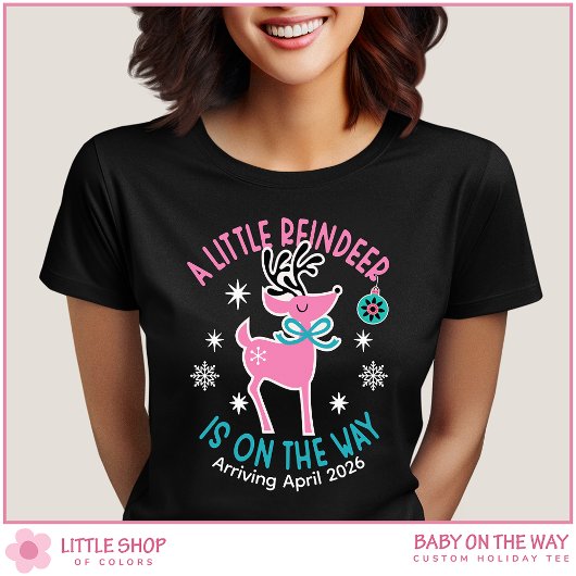 Little Reindeer on the Way Pregnancy Announcement Tシャツ