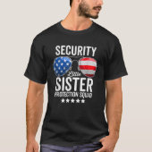 Little Sister Protection Squad Funny Big Brother S Tシャツ (正面)