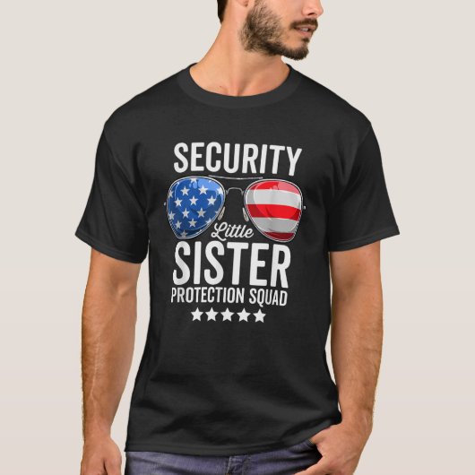 Little Sister Protection Squad Funny Big Brother S Tシャツ (正面)