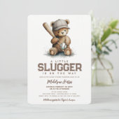 Little Slugger Neutral Teddy Baseball Baby Shower 招待状 (スタンド正面)