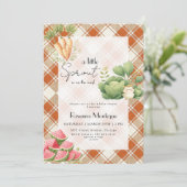 Little Sprout Purple Gingham Veggie Baby Shower 招待状 (スタンド正面)