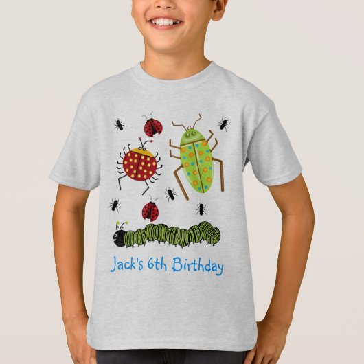 Littlebeaneは昆虫のてんとう虫の蟻の幼虫を煩わせます Tシャツ (正面)