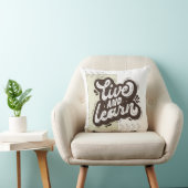 Live and Learn Motivational Typography Throw Pillo クッション (椅子)