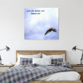 'Live for today, not tomorrow' Red Kite in Motion キャンバスプリント (インサイチュ (寝室))