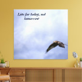'Live for today, not tomorrow' Red Kite in Motion キャンバスプリント (インサイチュ (リビング))