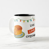 Live Laugh Cozonac Romanian String lights ツートーンマグカップ (正面左)
