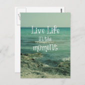 Live Life in the Moment引用文とビーチテーマ ポストカード (正面/裏面)