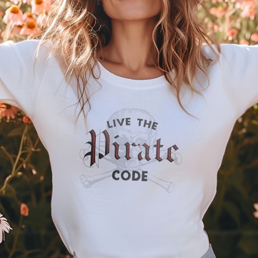 Live the Pirate Codeスカル&クロスボーン Tシャツ
