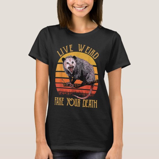 Live Weird Fake Death Opossum Ugly Cat Possum Ret Tシャツ (正面)