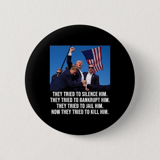 Lives Donald Trump Mug Shot – 投降しない 缶バッジ (正面)