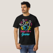 Living On A Spare Fun Bowling  Pins Sports Hobby  Tシャツ (正面フル)