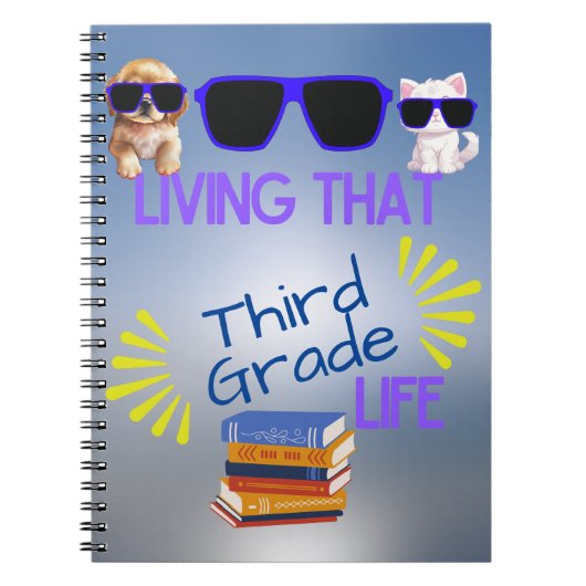 「Living That [Grade] Life」カスタマイズ可能なデザイン ノートブック (正面)