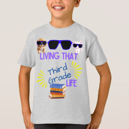 「Living That [Grade] Life」カスタマイズ Tシャツ