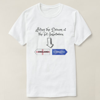 Living the dream at the bit Inbetween Tシャツ