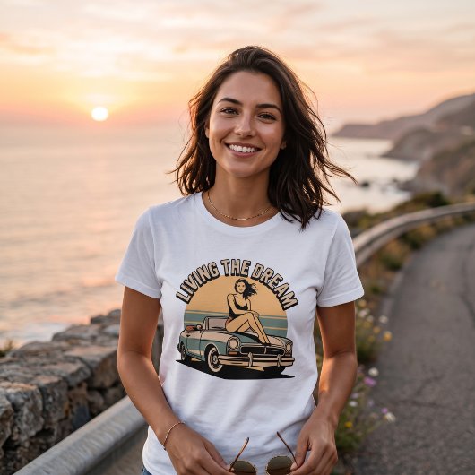 Living the Dream Retro Car Sunset Tee Tシャツ