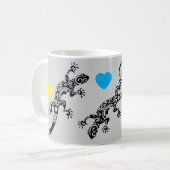 Lizard Lover Coffee Mug with Rainbow Hearts コーヒーマグカップ (正面左)