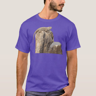 Lizard Relaing On A Rock girl Tシャツ