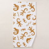 Lizards and chameleons seamless pattern バスタオル (バスタオル)