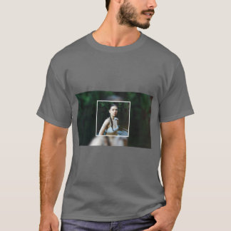 Lizzy McAlpine Older Album Cover Inspired Art frie Tシャツ
