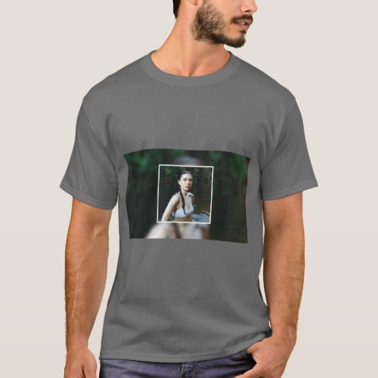 Lizzy McAlpine Older Album Cover Inspired Art frie Tシャツ (正面)