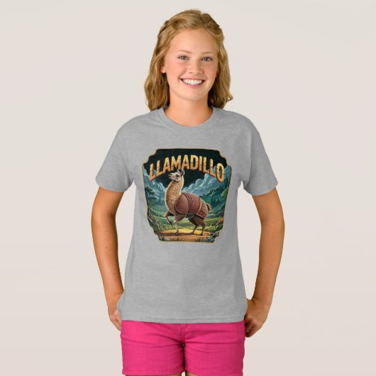 Llamadillo Illustration – Llama Armadillo Funny Tシャツ (正面フル)