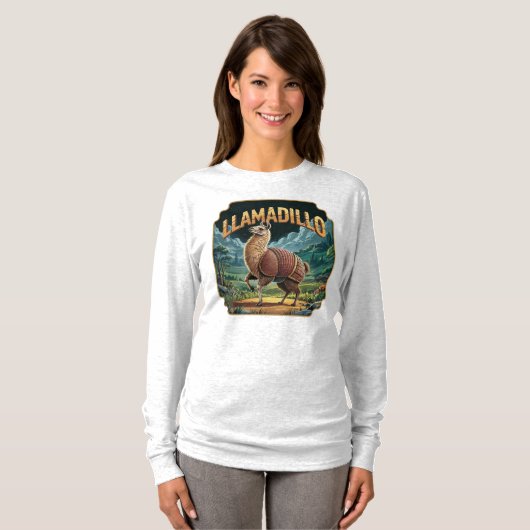 Llamadillo Illustration – Llama Armadillo Funny Tシャツ (正面フル)