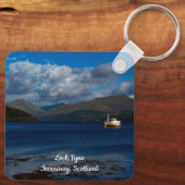 Loch Fyne、Inveraray、Scotland Keyring キーホルダー (裏面)