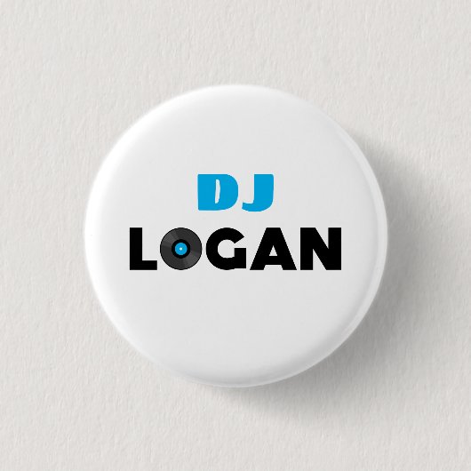 Logan DJ 缶バッジ (正面)