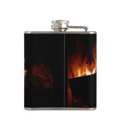 Logs in the Fireplace Warm Fire Photography フラスク (裏面)