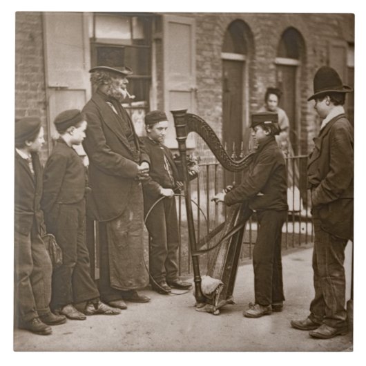 「Lonの街の生活からのイタリアンな通りのミュージシャン、 タイル (正面)