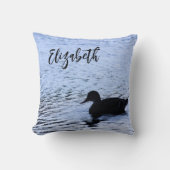 Lone Duck Wildlife Lake Water Ripples Photography クッション (正面)