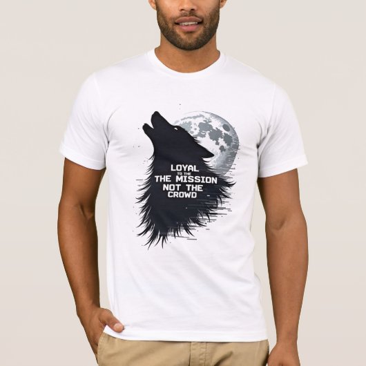 Lone Wolf Glitch Moon Tシャツ – Mission Over Crowd (正面)
