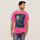 Lone Wolf Howling at the Moon Night Forest Art Tシャツ (正面フル)