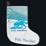 Lone Wolf In WInter - Feliz Navidad スモールクリスマスストッキング<br><div class="desc">オオカミ(カニスループス)は、この様式化された青とモノトーンのイメージの雪の風景を通って道を進む。スペインの文字読の「フェリズ・ナヴィダッド」(メリー・クリスマス)も登場。独自の追加文字の追加</div>