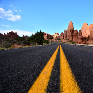 Lonely Road in Arches National Park キャンバスプリント