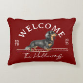 Longhair Dachshund Custom Family Name Welcome アクセントクッション (正面)