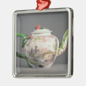 Longtonホールのティーポット、c.1755 メタルオーナメント (左)