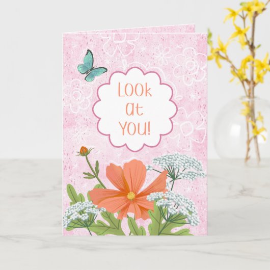 Look at You! Pink Floral Garden Congratulations カード (黄色い花)