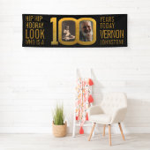 Look who 100 100th birthday party photo black gold 横断幕 (インサイチュ)