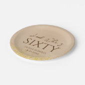 Look Who's エレガント金ゴールド60th誕生日パーティー ペーパープレート (アングル)