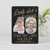 Look Who's 40ブラック&金ゴールド2フォトバースデーパーティー セーブザデート (スタンド正面)